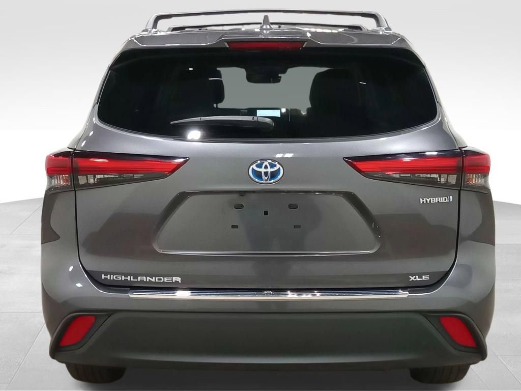 Used 2021 Toyota Highlander XLE image 5