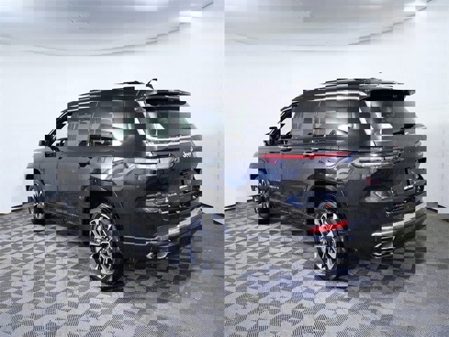 Used 2021 Jeep Grand Cherokee L Overland w/ Advanced Protech Group III image 2