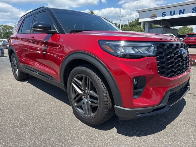 Certified 2025 Ford Explorer ST-Line w/ Premium Package RWD image 4