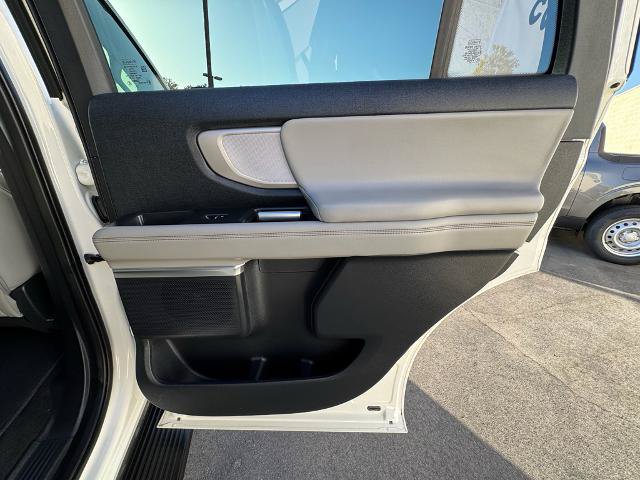 Certified 2025 Ford Expedition Active AWD/4WD image 33