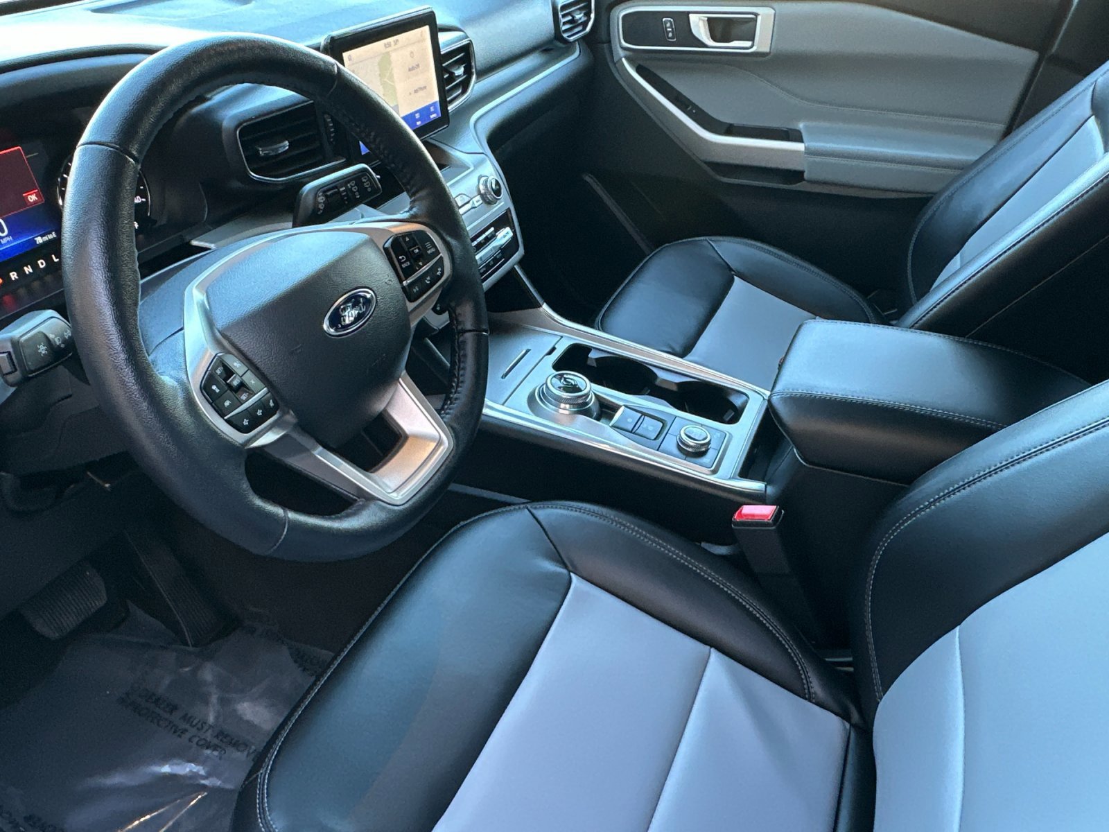 Certified 2022 Ford Explorer XLT w/ Equipment Group 202A image 11