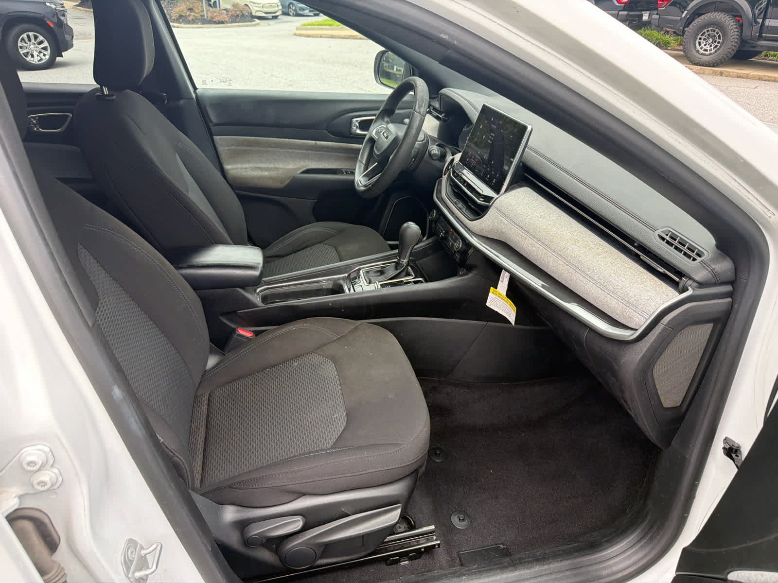 Used 2023 Jeep Compass Sport AWD/4WD image 6
