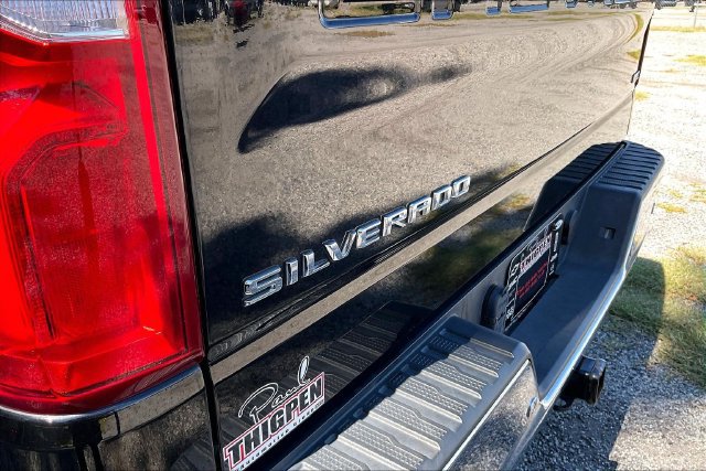 Used 2022 Chevrolet Silverado 1500 LTZ RWD image 9