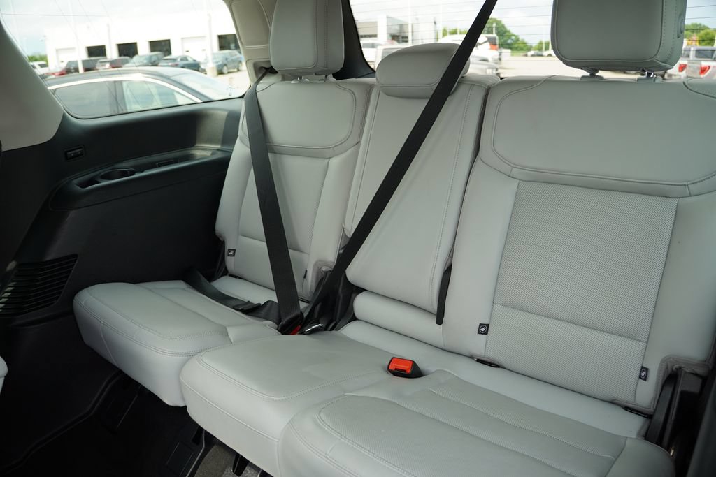 Certified 2025 Ford Expedition Platinum AWD/4WD image 19