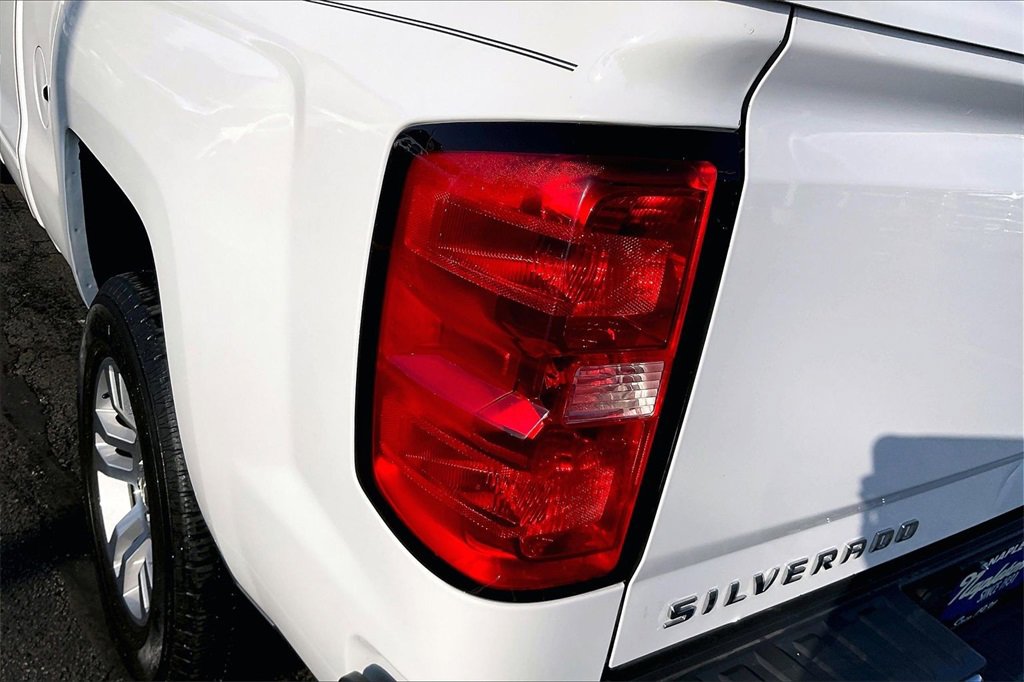 Used 2018 Chevrolet Silverado 1500 LT w/ All Star Edition image 27