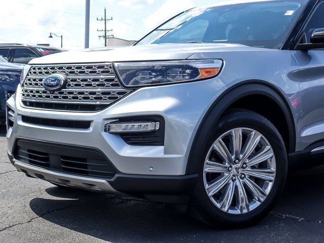 Certified 2023 Ford Explorer Limited w/ Limited Technology Package RWD image 3