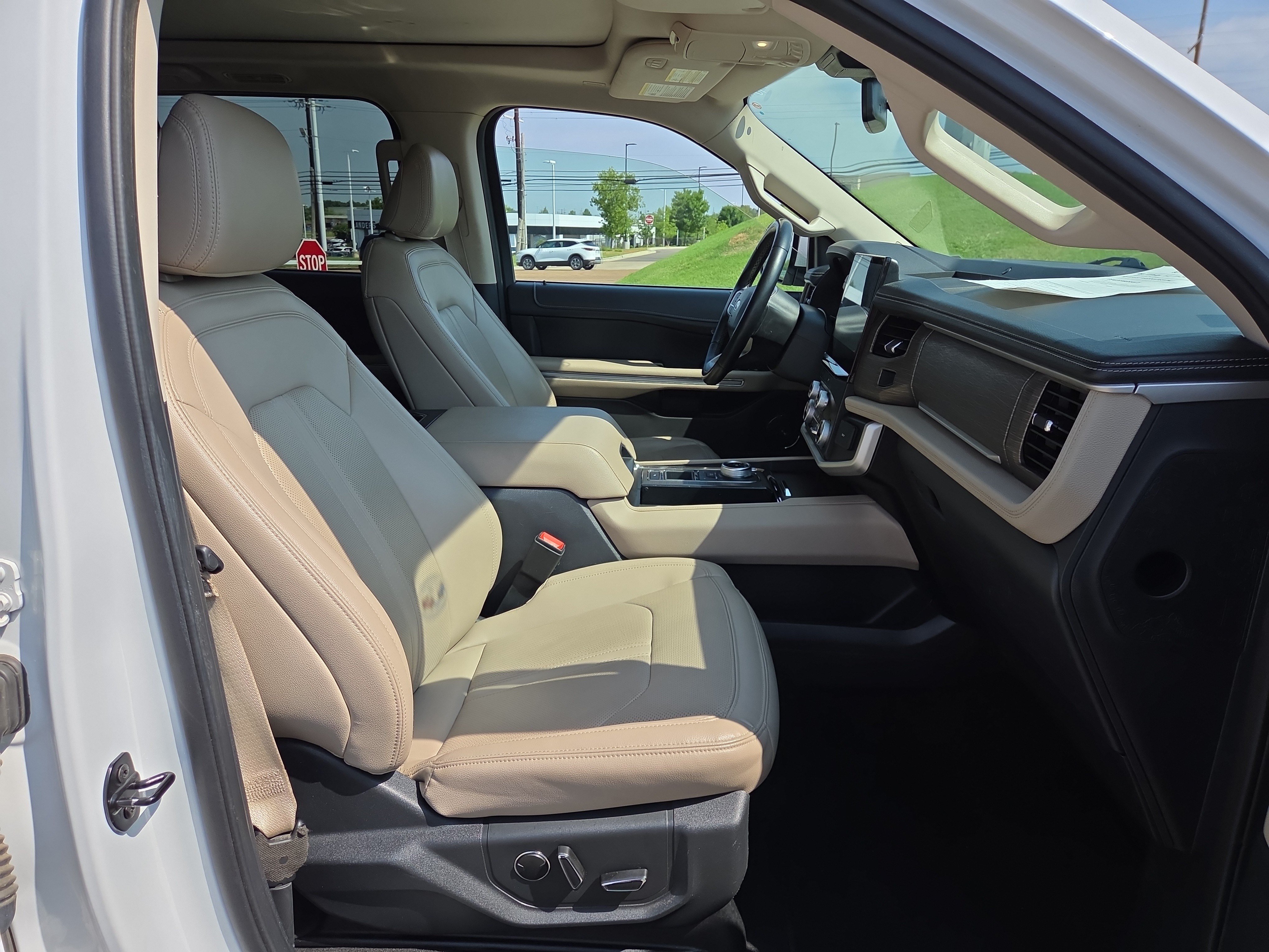 Certified 2024 Ford Expedition Limited RWD image 17