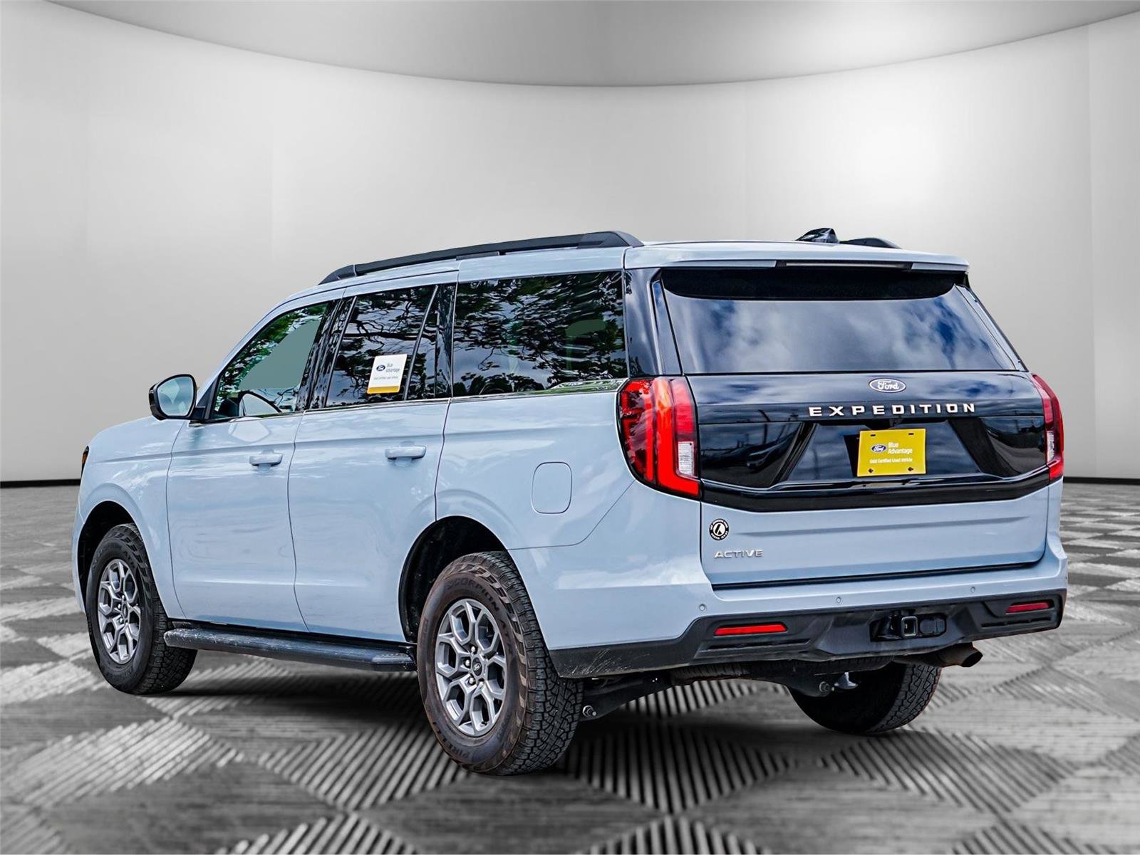 Certified 2025 Ford Expedition Active RWD image 6