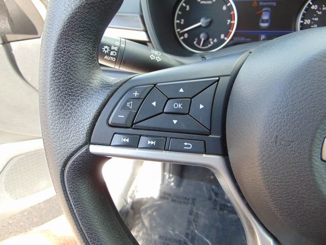Used 2025 Nissan Altima 2.5 SV FWD image 18