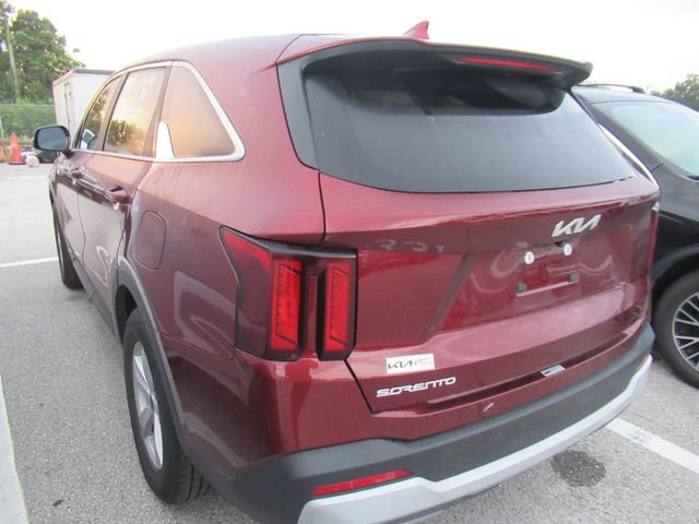 Used 2024 Kia Sorento LX FWD image 4