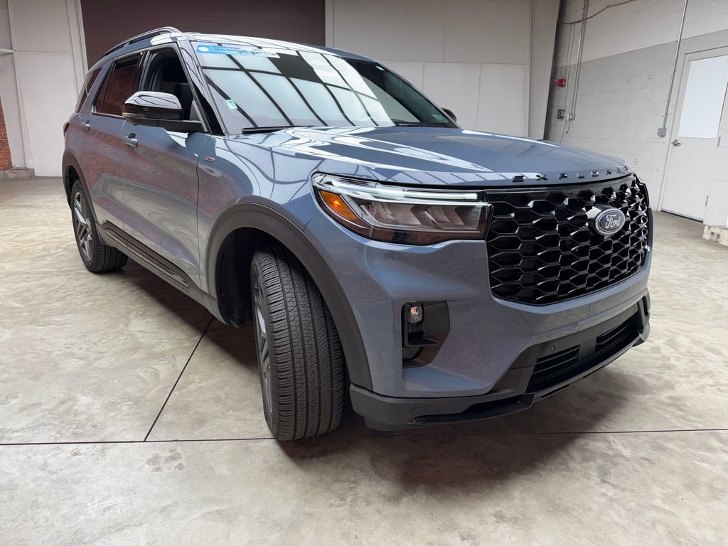 Certified 2025 Ford Explorer ST-Line w/ Premium Package AWD/4WD image 7