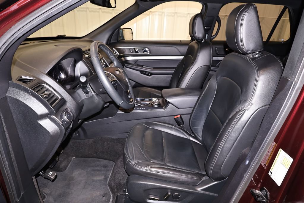 Certified 2018 Ford Explorer XLT w/ Equipment Group 202A image 16