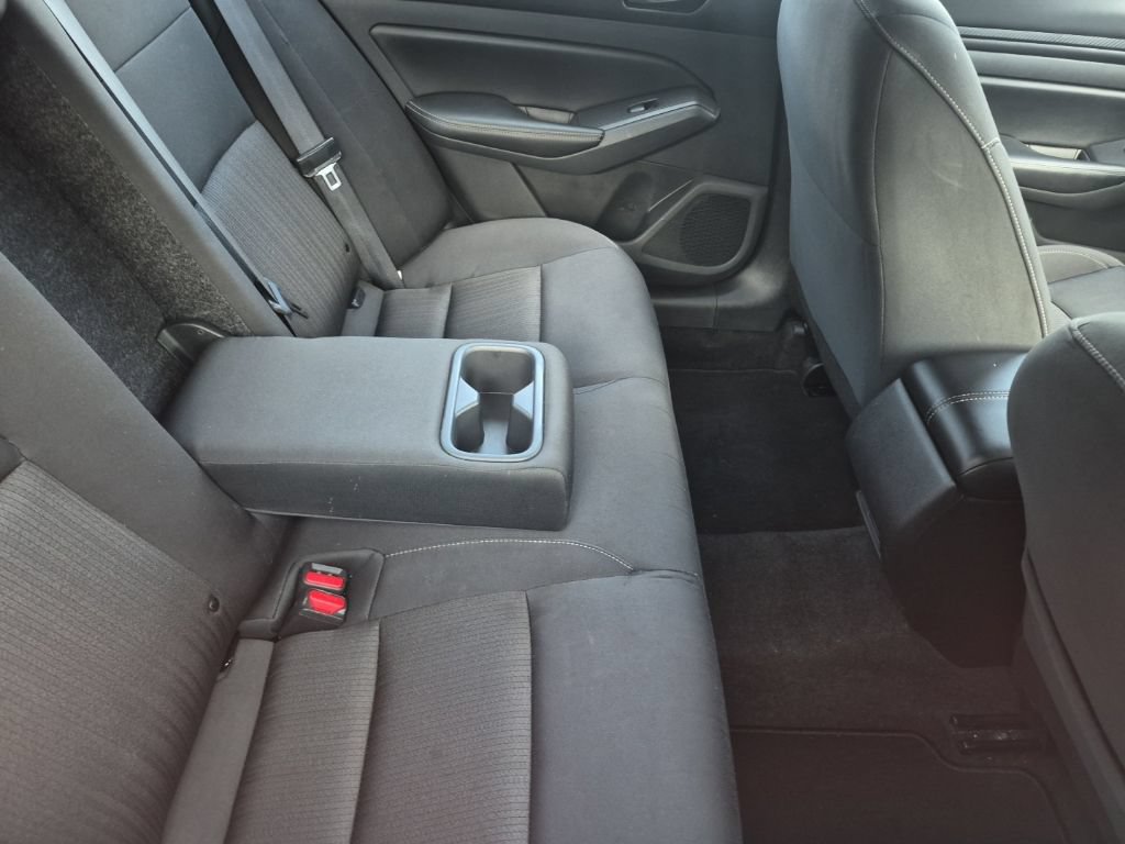 Used 2025 Nissan Altima 2.5 SV FWD image 28