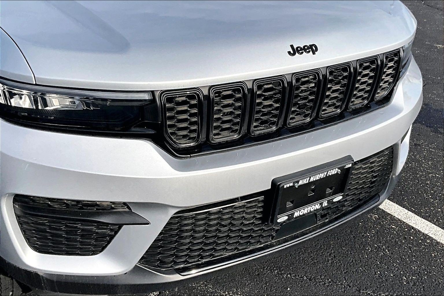 Used 2024 Jeep Grand Cherokee Altitude AWD/4WD image 31