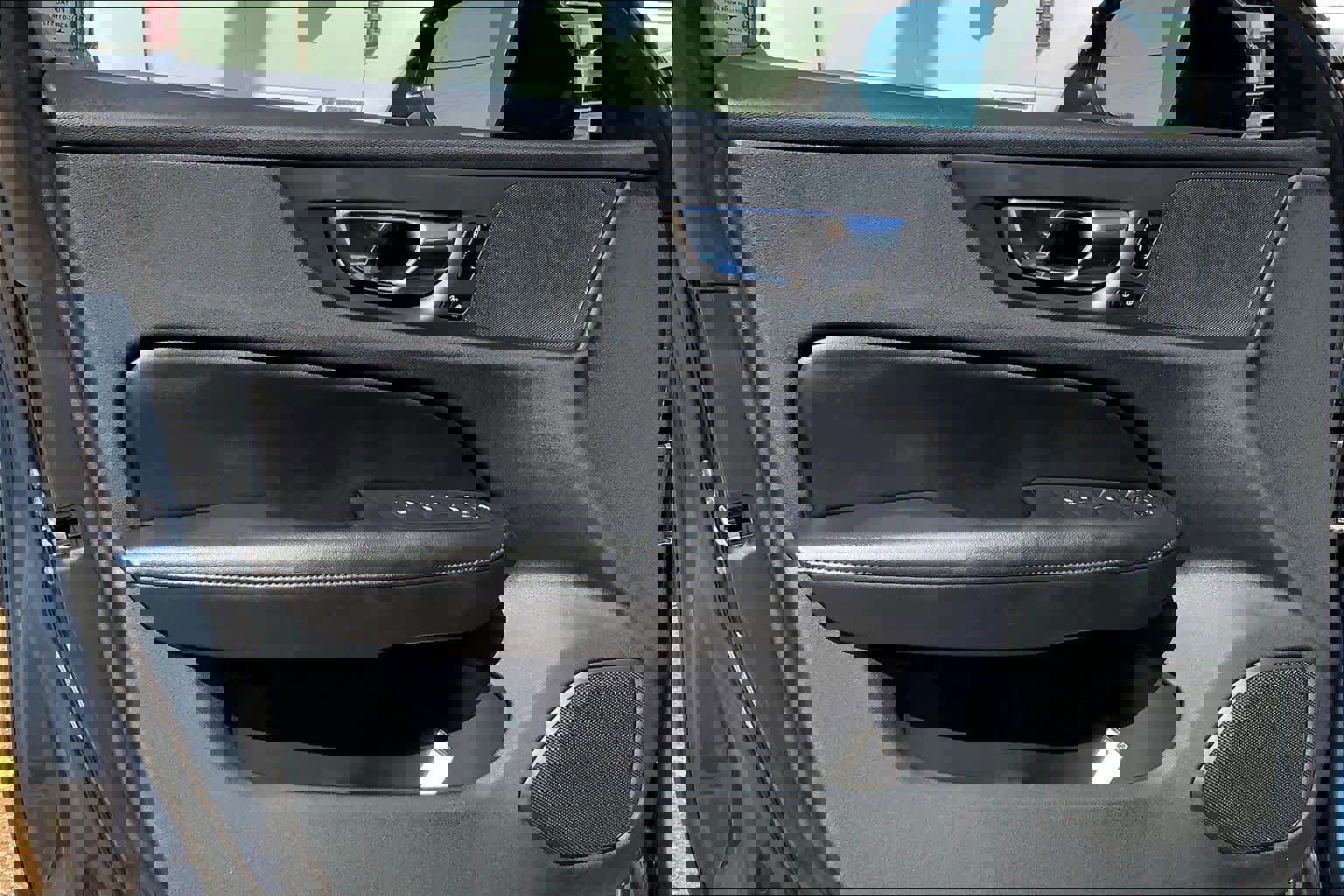 Used 2023 Volvo S60 B5 Plus image 22