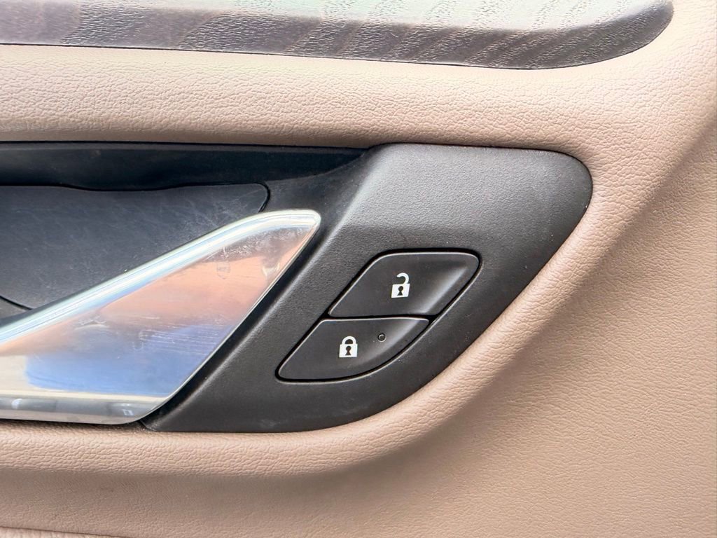 Used 2023 GMC Yukon Denali image 14