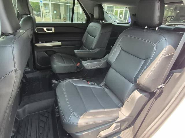 Certified 2024 Ford Explorer XLT w/ Equipment Group 202A AWD/4WD image 8
