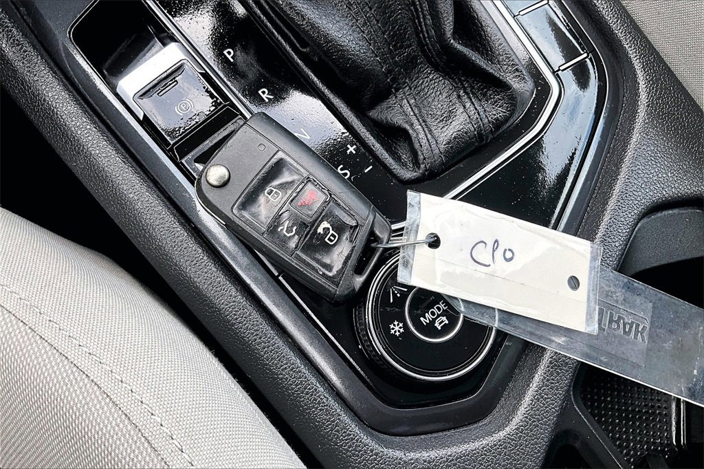 Used 2020 Volkswagen Tiguan S image 36