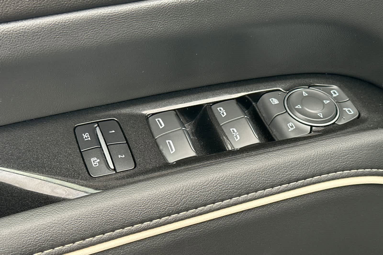 Used 2022 Cadillac Escalade Premium Luxury image 14