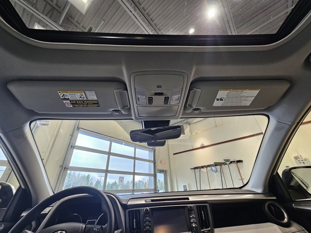 Used 2017 Toyota RAV4 Limited image 21