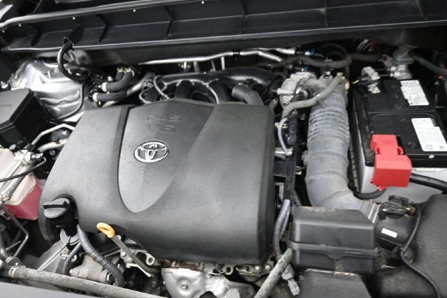 Used 2022 Toyota Highlander XLE AWD/4WD image 23