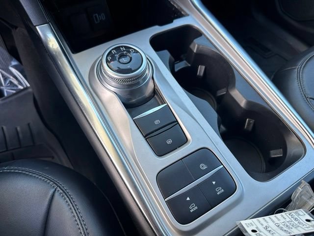 Certified 2022 Ford Explorer XLT w/ Equipment Group 202A RWD image 23