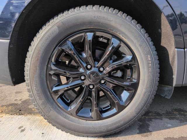 Used 2020 Chevrolet Equinox LT w/ Driver Convenience Package AWD/4WD image 12