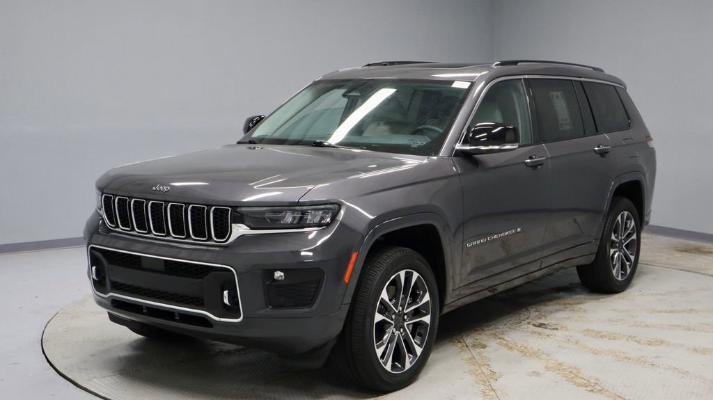 Used 2023 Jeep Grand Cherokee L Overland image 9
