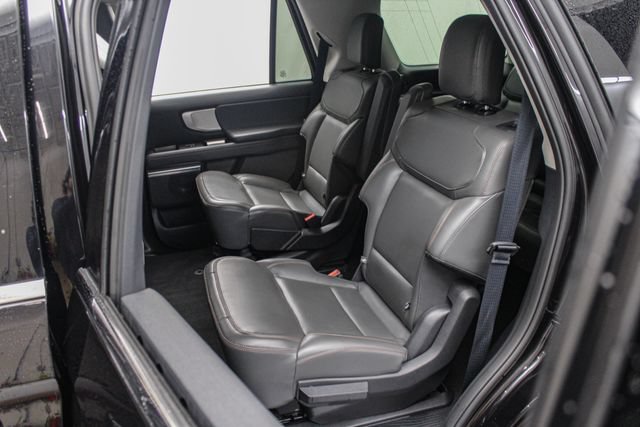 Certified 2025 Ford Expedition Active AWD/4WD image 18