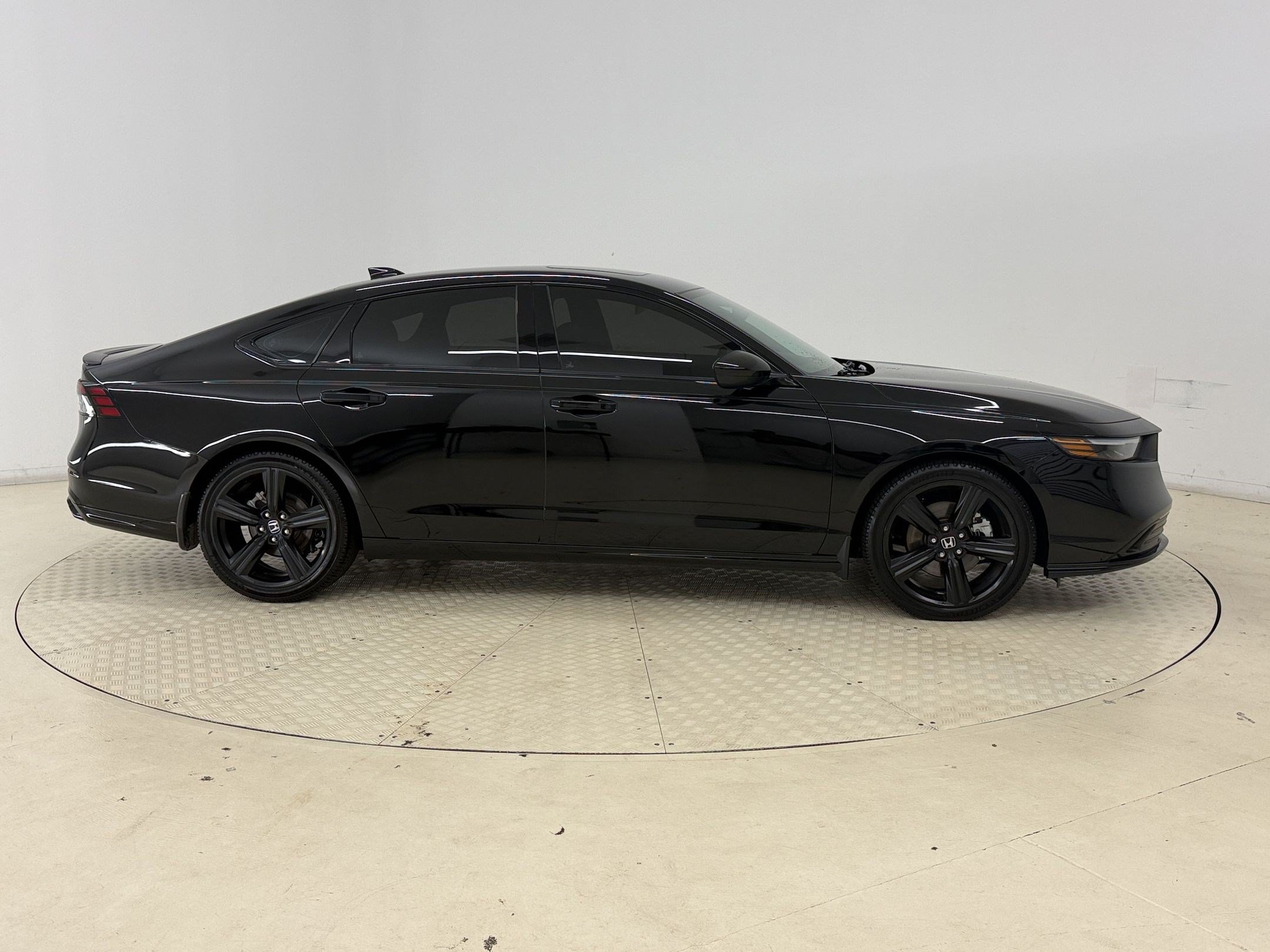 Used 2024 Honda Accord Sport image 8