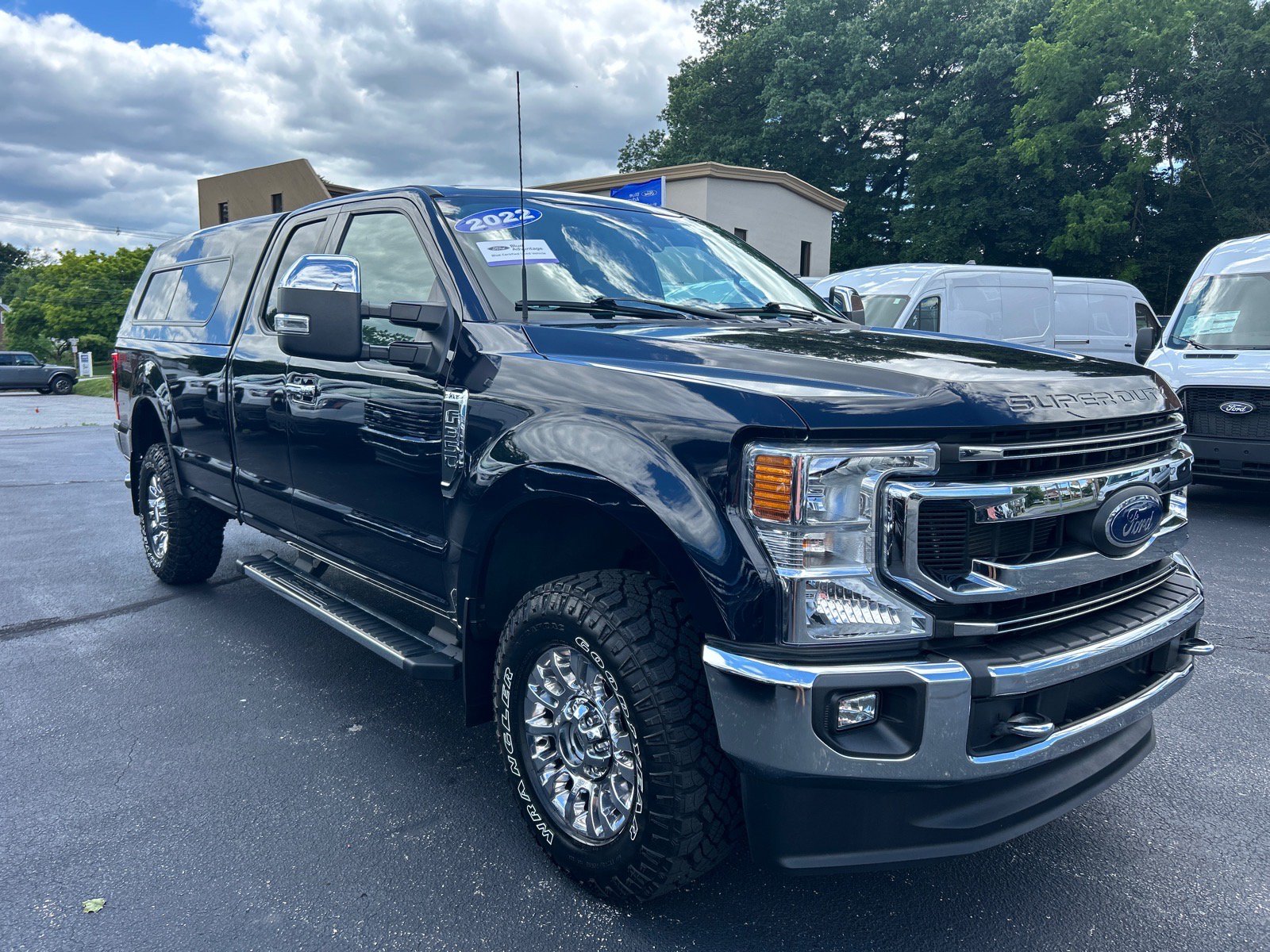 Certified 2022 Ford F350 XLT w/ XLT Premium Package AWD/4WD image 3
