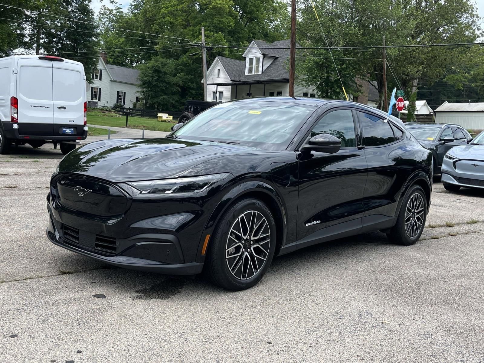 Certified 2025 Ford Mustang Mach-E Premium AWD/4WD image 7
