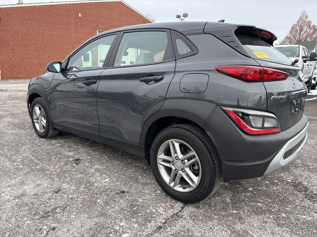 Used 2023 Hyundai Kona SE image 5