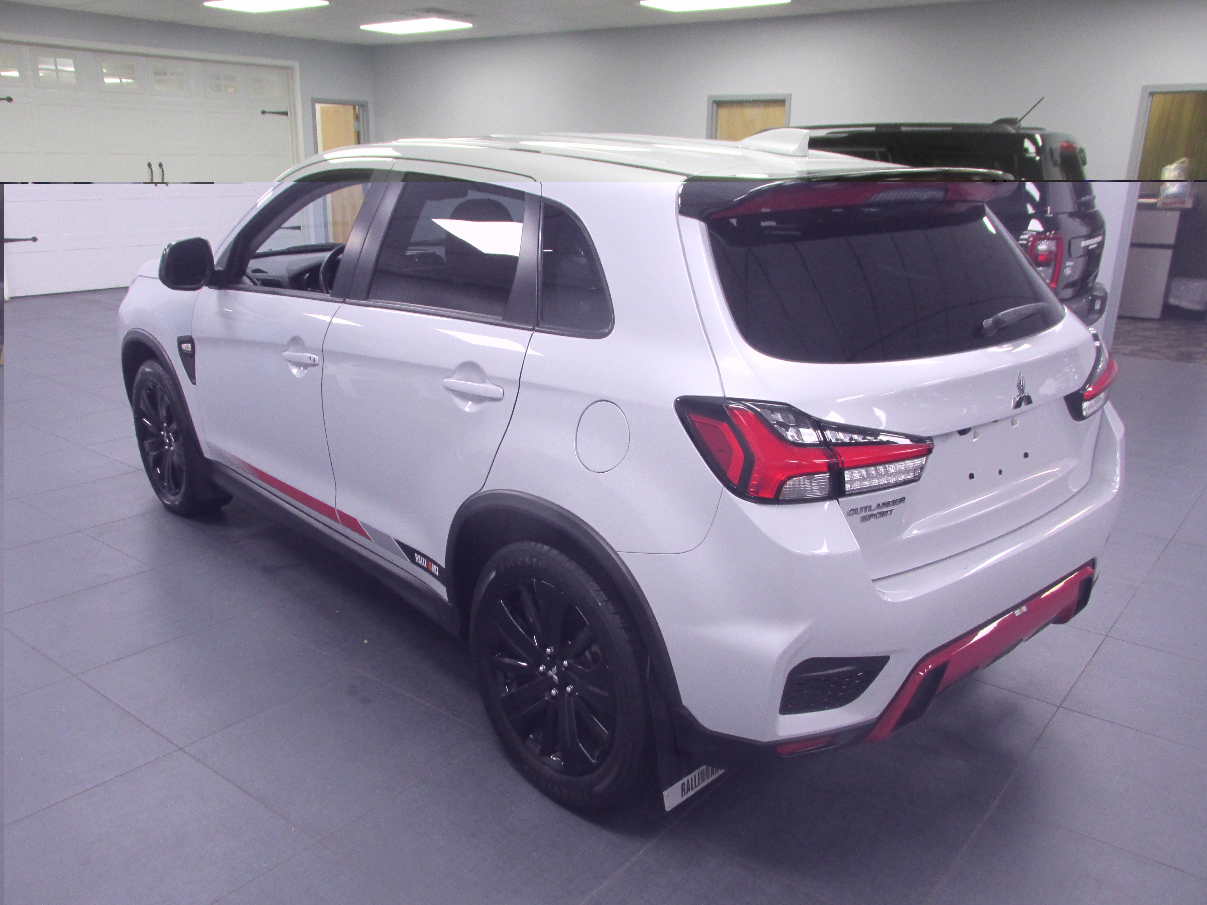 Used 2024 Mitsubishi Outlander Sport Ralliart AWD/4WD image 7