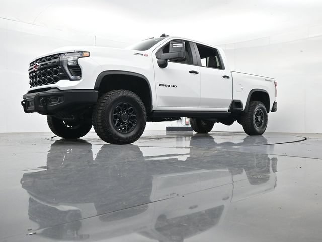 Used 2025 Chevrolet Silverado 2500 ZR2 w/ ZR2 Bison Edition AWD/4WD image 38