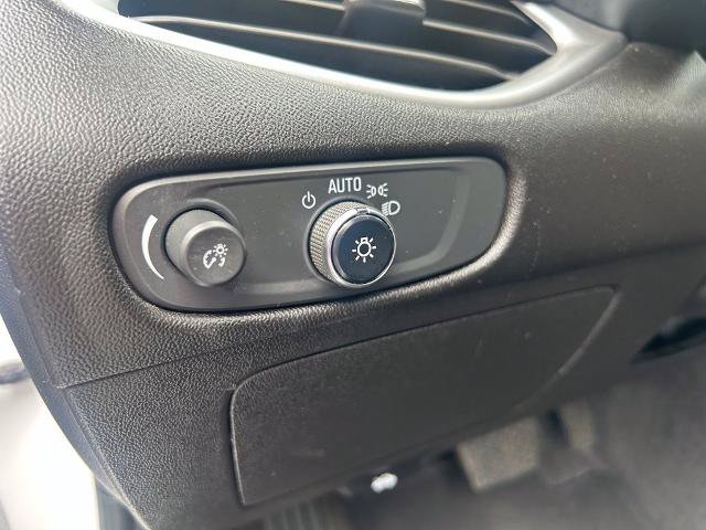 Used 2023 Chevrolet Malibu LT FWD image 17