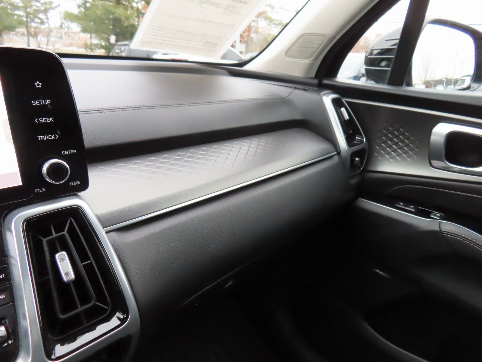 Used 2023 Kia Sorento SX image 17