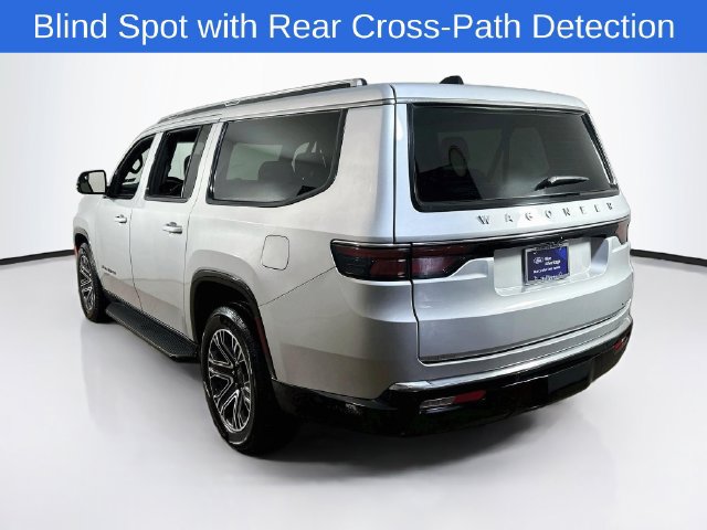 Used 2024 Jeep Wagoneer L Series II w/ Flexible Seating Group AWD/4WD image 7