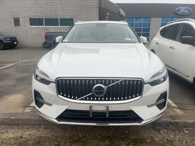 Used 2023 Volvo XC60 B5 Plus AWD/4WD image 11