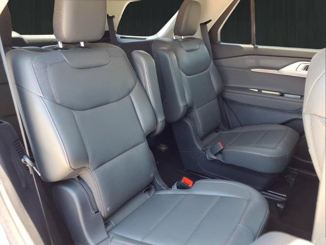 Certified 2025 Ford Explorer Active w/ Active Comfort Package AWD/4WD image 17