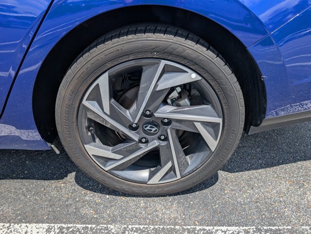 Used 2024 Hyundai Elantra Limited FWD image 28