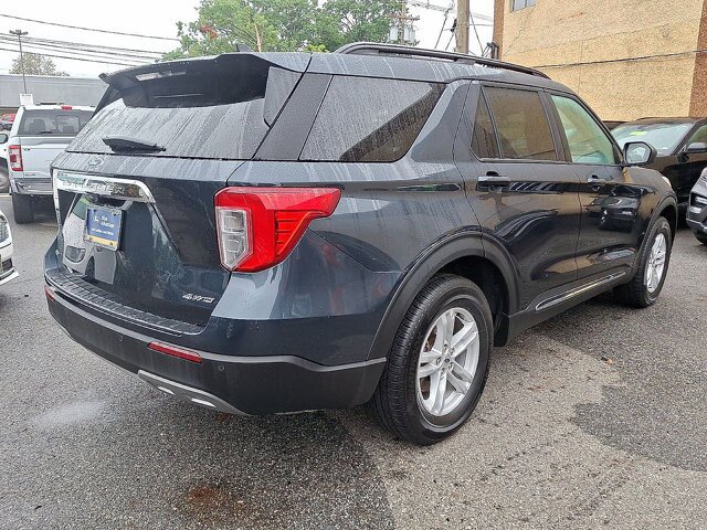 Certified 2023 Ford Explorer XLT w/ Equipment Group 202A AWD/4WD image 7