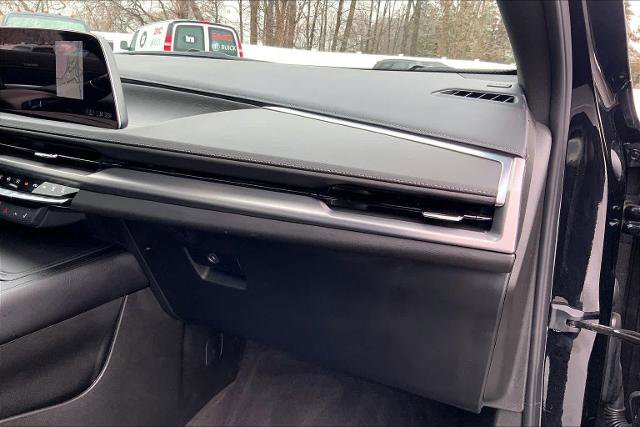 Used 2025 Cadillac XT4 Premium Luxury w/ Cold Weather Package image 19