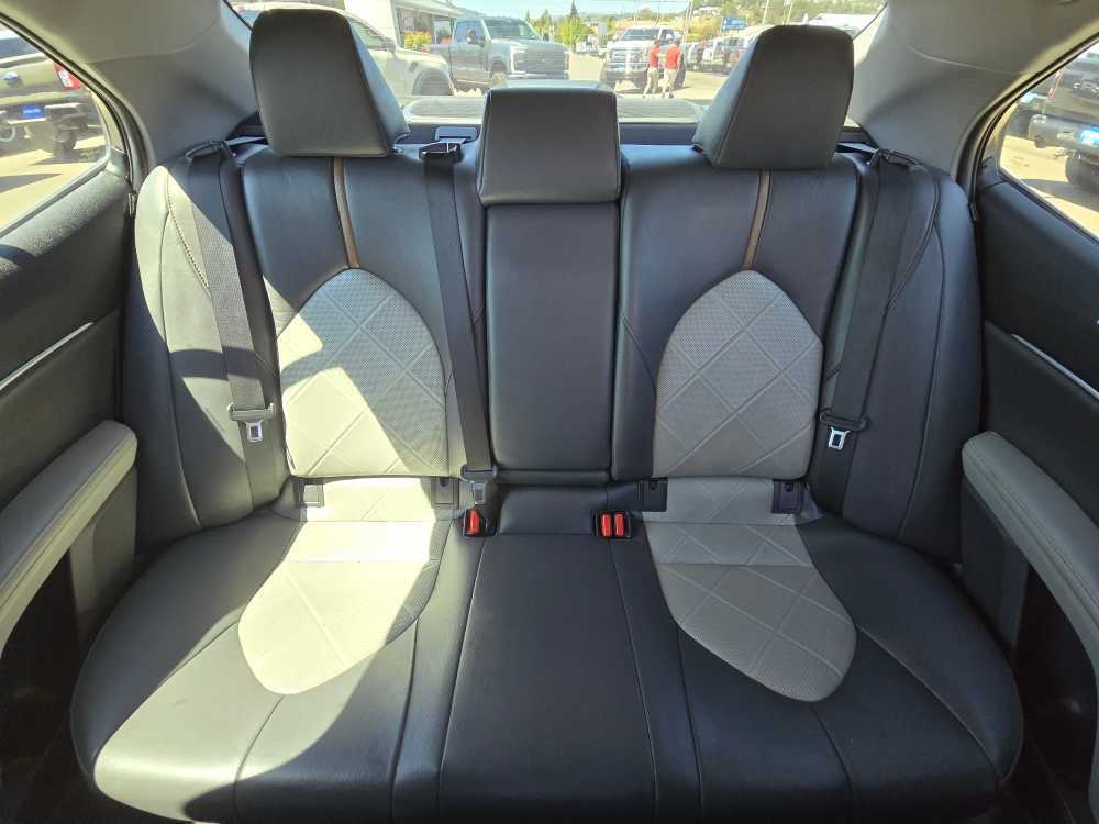 Used 2019 Toyota Camry XLE FWD image 17