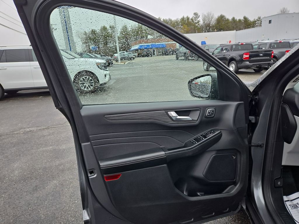 Certified 2023 Ford Escape Platinum w/ Premium Technology Package AWD/4WD image 5