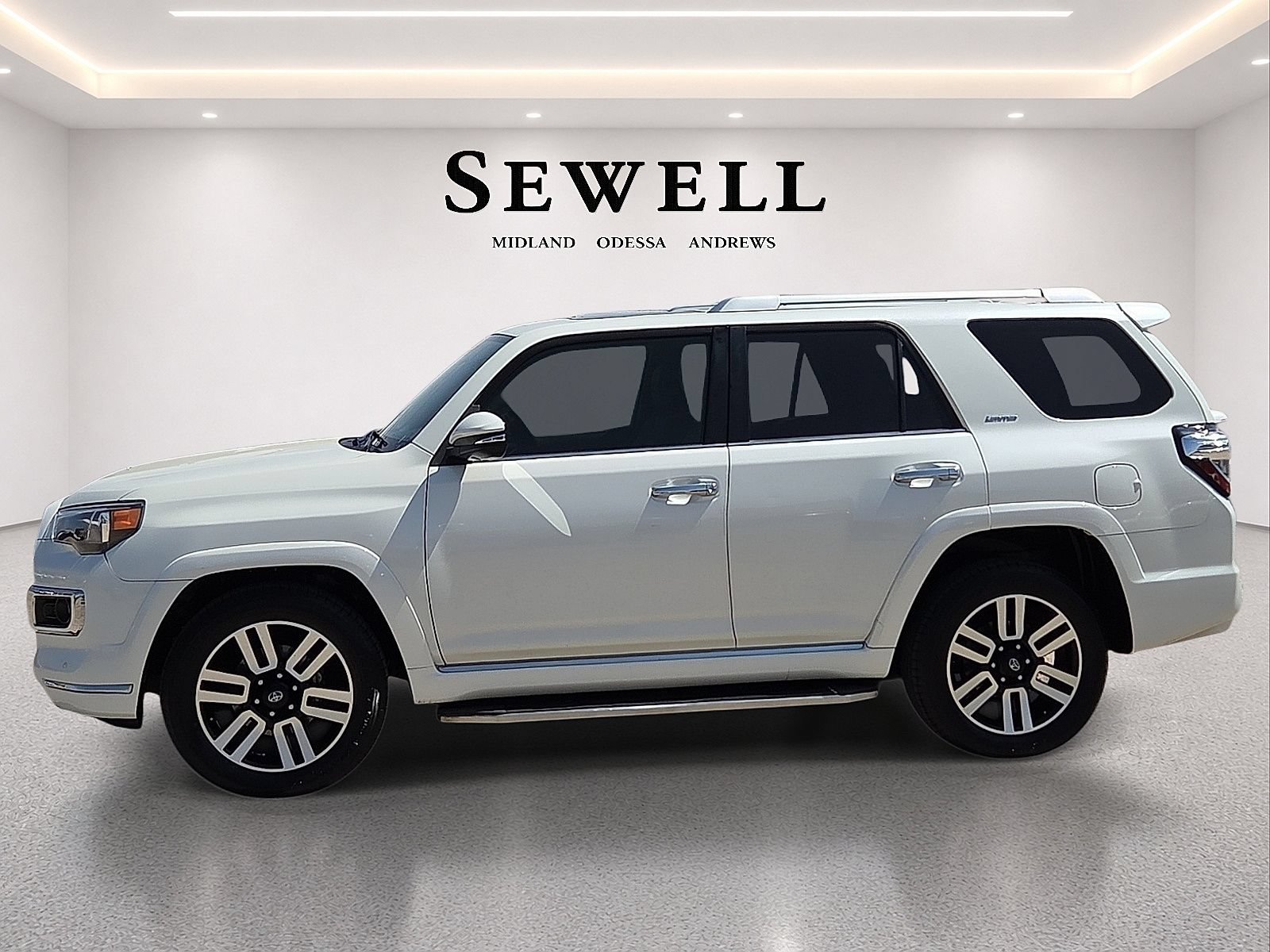 Used 2018 Toyota 4Runner Limited RWD image 2
