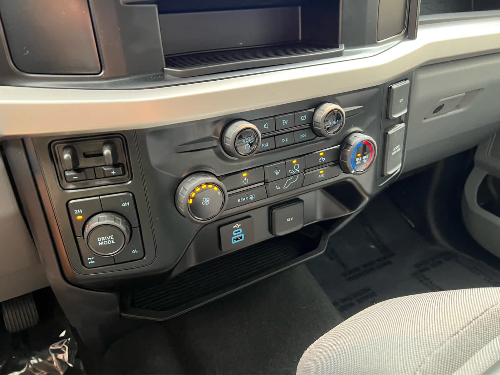Certified 2024 Ford F350 XL w/ STX Appearance Package AWD/4WD image 38