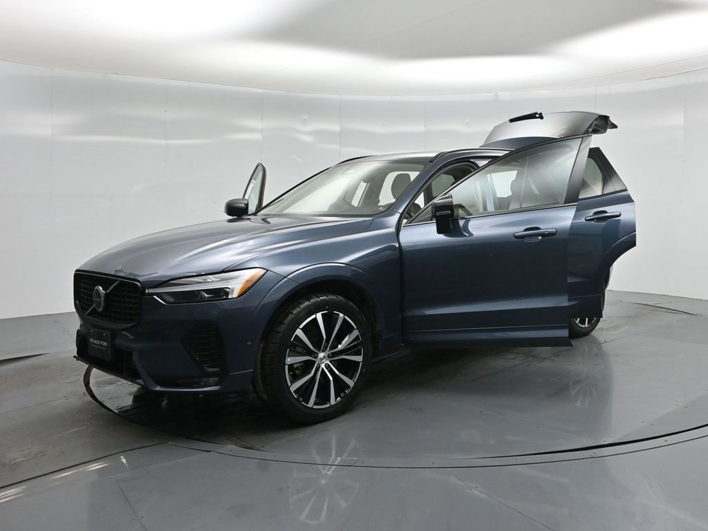 Used 2023 Volvo XC60 B5 Plus image 53