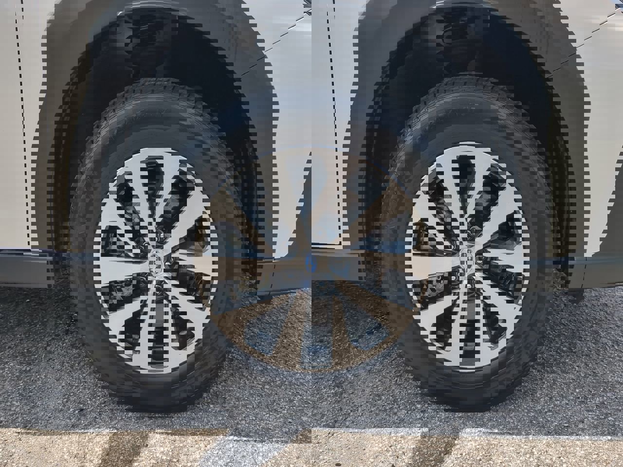 Used 2024 Subaru Outback Premium AWD/4WD image 9