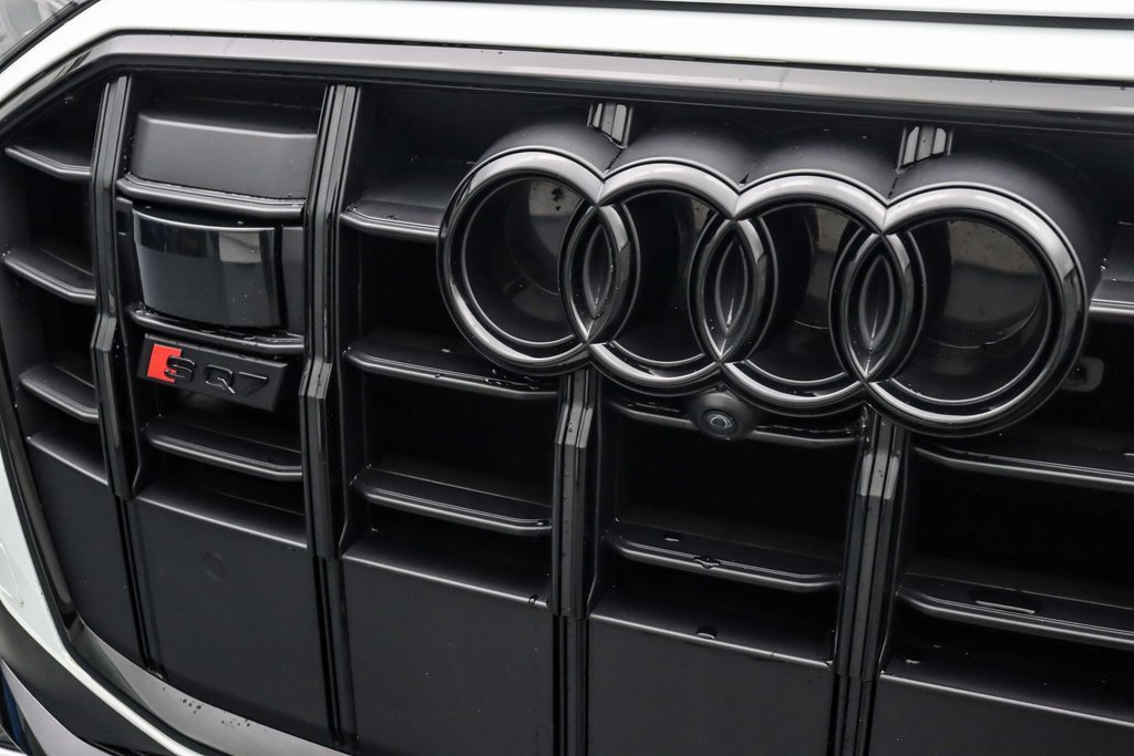 Used 2023 Audi SQ7 Prestige image 11